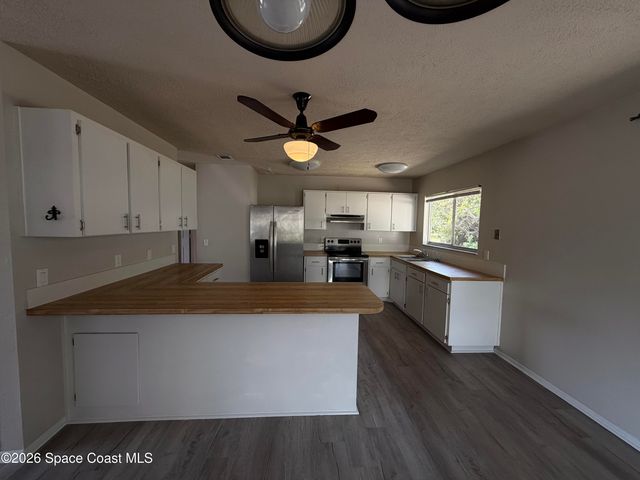 1256 Dawn Street NE, Palm Bay, FL 32905