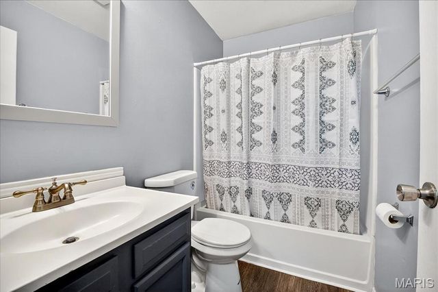 1831 New Sun Court, Florissant, MO 63031