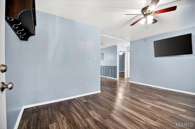 1831 New Sun Court, Florissant, MO 63031