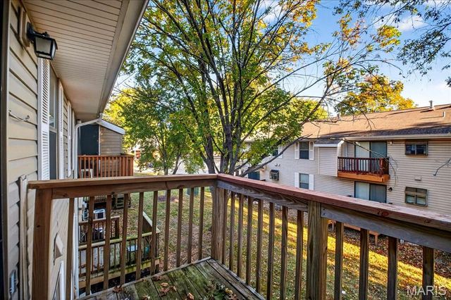 1831 New Sun Court, Florissant, MO 63031