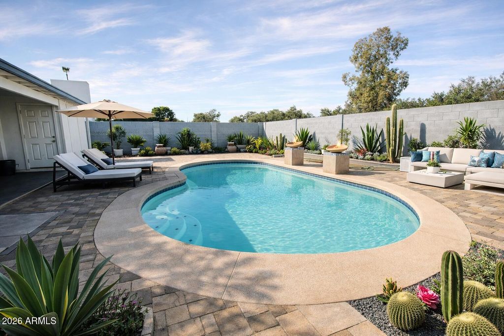 Image 16 of property listing at 3158 W LANE Avenue, Phoenix, AZ 85051