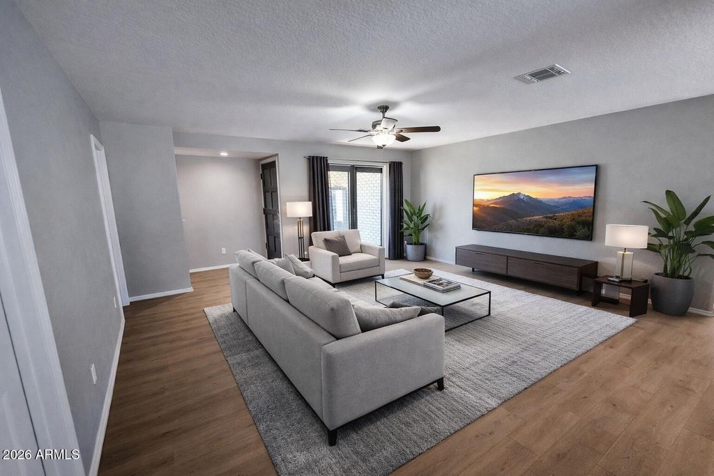 Image 4 of property listing at 3158 W LANE Avenue, Phoenix, AZ 85051