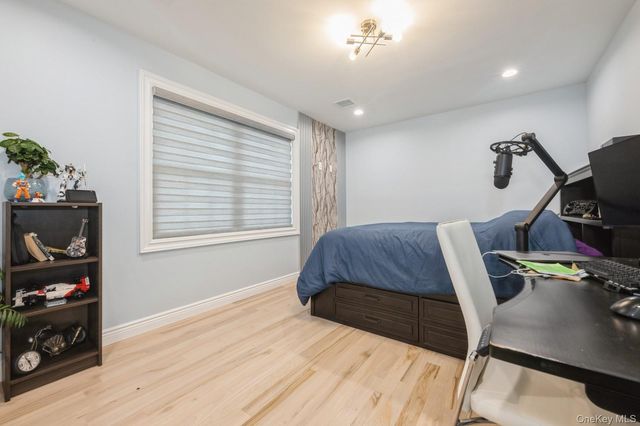 215 Marguerite Ave, South Floral Park, NY 11001