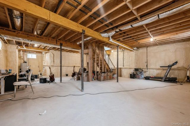 215 Marguerite Ave, South Floral Park, NY 11001