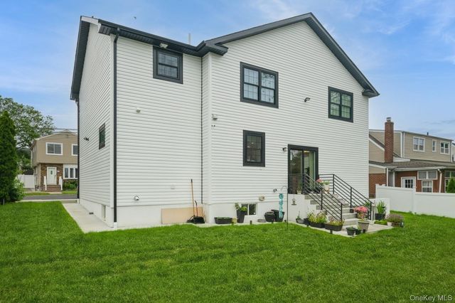 215 Marguerite Ave, South Floral Park, NY 11001