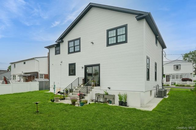 215 Marguerite Ave, South Floral Park, NY 11001