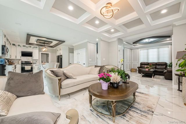 215 Marguerite Ave, South Floral Park, NY 11001