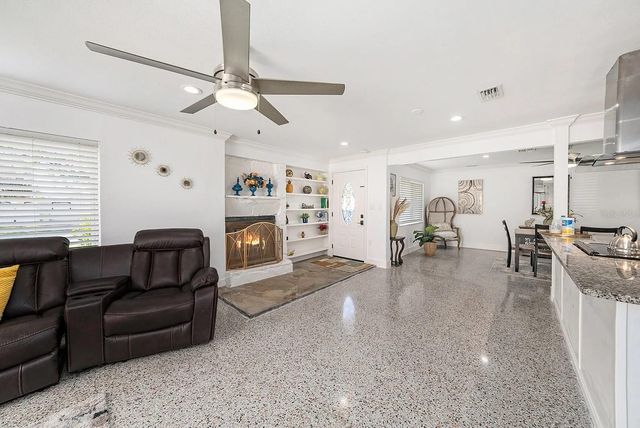 8017 DELL DRIVE, Tampa, FL 33615