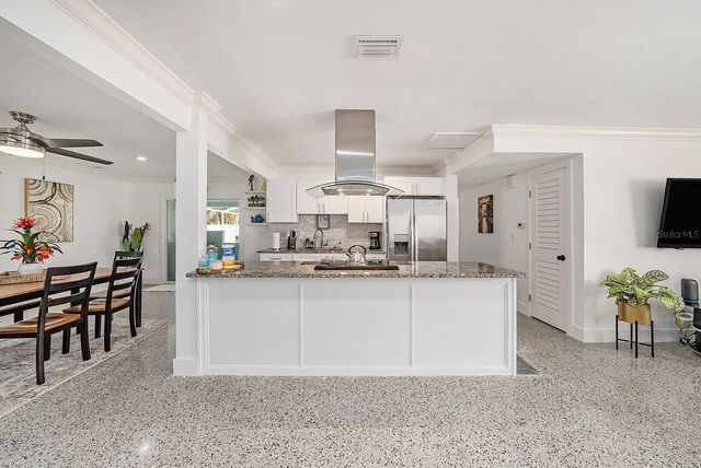 8017 DELL DRIVE, Tampa, FL 33615