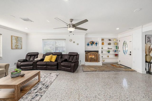 8017 DELL DRIVE, Tampa, FL 33615