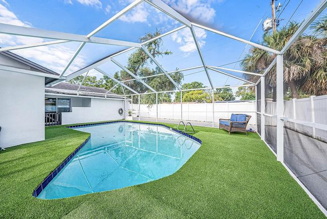 8017 DELL DRIVE, Tampa, FL 33615