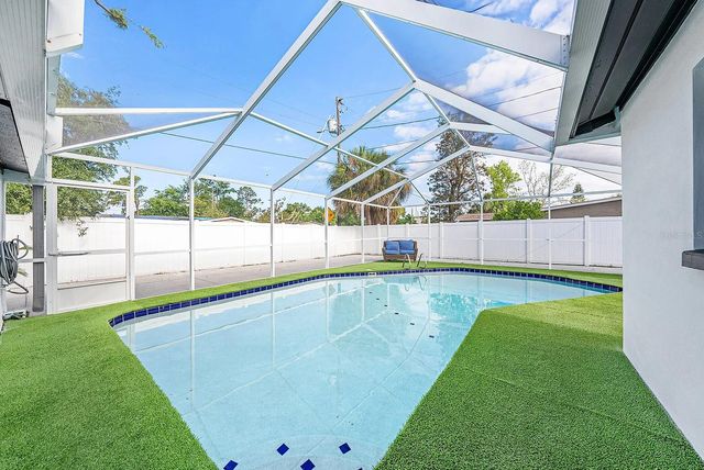 8017 DELL DRIVE, Tampa, FL 33615