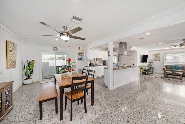 8017 DELL DRIVE, Tampa, FL 33615