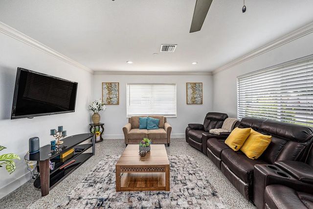 8017 DELL DRIVE, Tampa, FL 33615