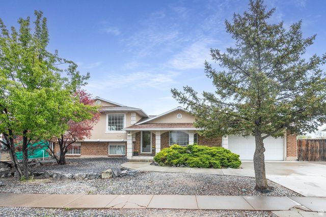 7247 S WOODGREEN RD, West Jordan, UT 84084