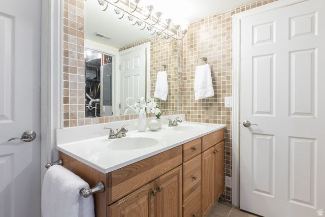 7247 S WOODGREEN RD, West Jordan, UT 84084