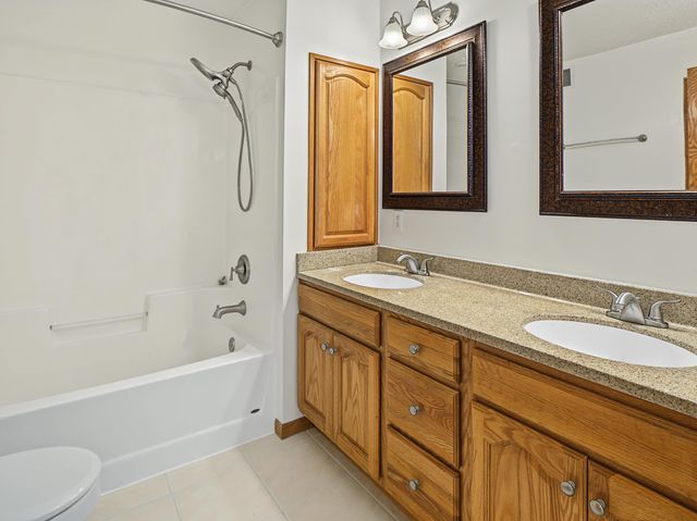 4427 Shetland Place NW, Rochester, MN 55901