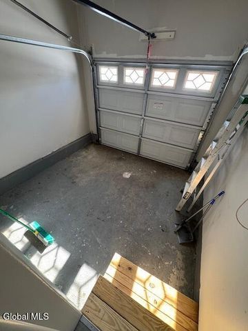 10 Flicker Drive, Colonie, NY 12110