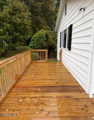 10 Flicker Drive, Colonie, NY 12110