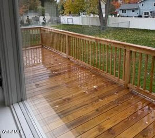 10 Flicker Drive, Colonie, NY 12110