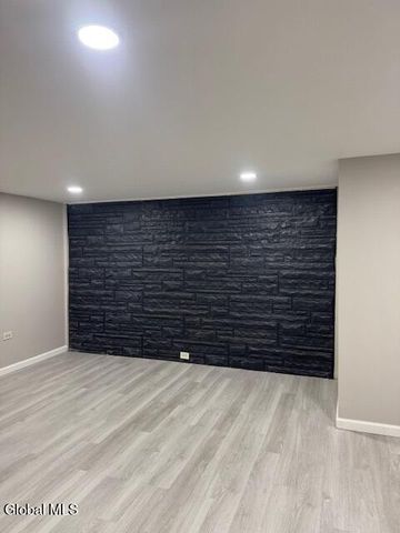 10 Flicker Drive, Colonie, NY 12110