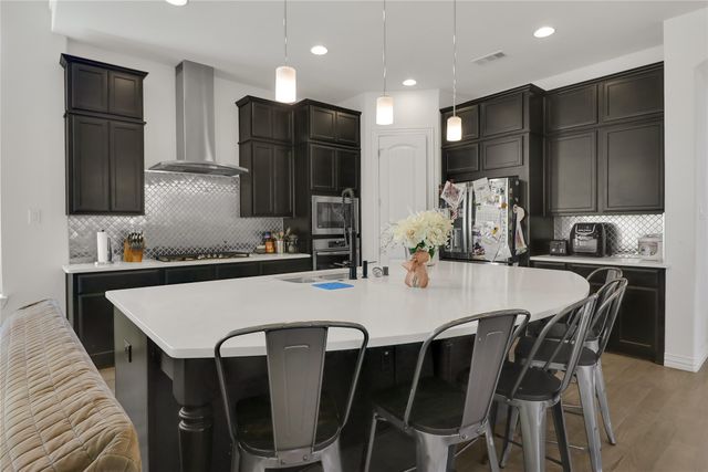 4209 Whispering Willow Way, Arlington, TX 76005