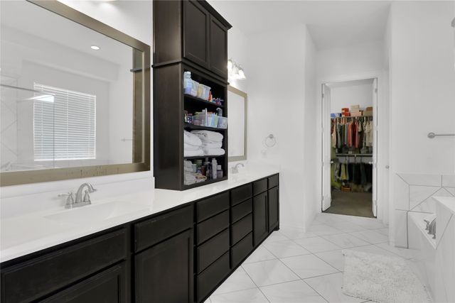4209 Whispering Willow Way, Arlington, TX 76005