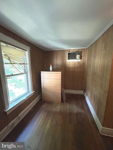 227 W ADAMS ST, Paulsboro, NJ 08066