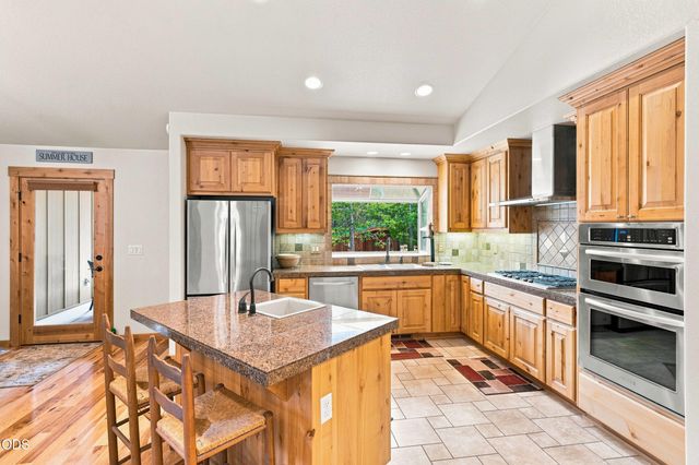 52216 Moose Road, La Pine, OR 97739