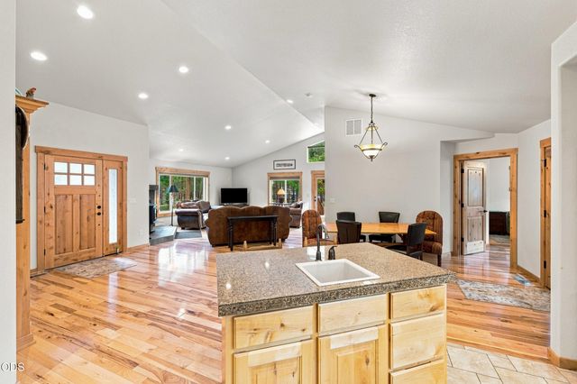 52216 Moose Road, La Pine, OR 97739