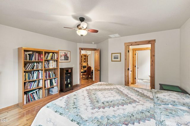 52216 Moose Road, La Pine, OR 97739