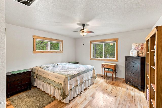 52216 Moose Road, La Pine, OR 97739