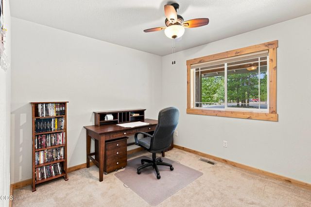 52216 Moose Road, La Pine, OR 97739