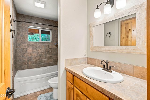 52216 Moose Road, La Pine, OR 97739