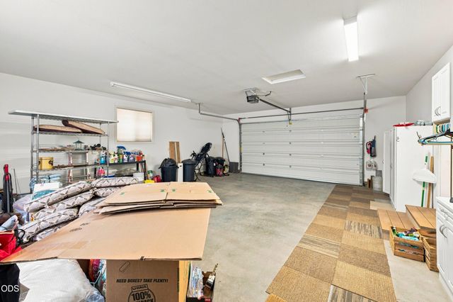 52216 Moose Road, La Pine, OR 97739