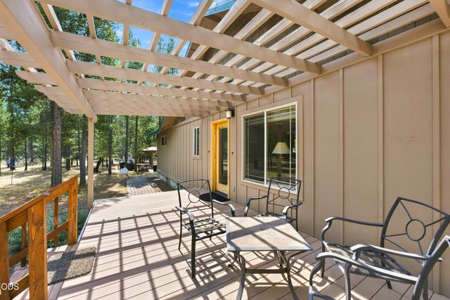 52216 Moose Road, La Pine, OR 97739