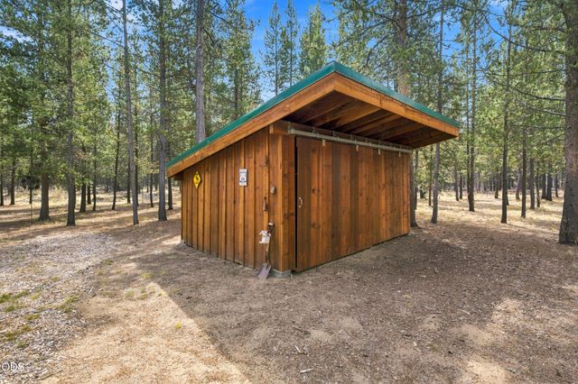 52216 Moose Road, La Pine, OR 97739