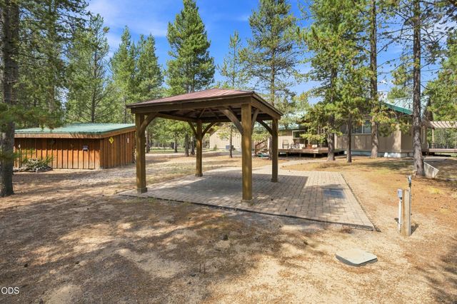 52216 Moose Road, La Pine, OR 97739