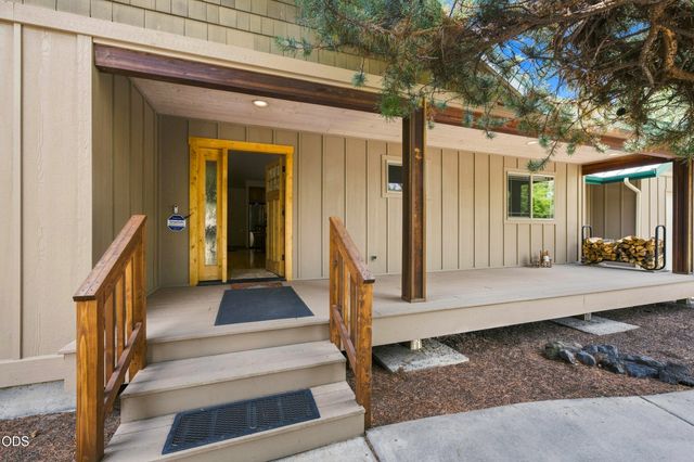 52216 Moose Road, La Pine, OR 97739