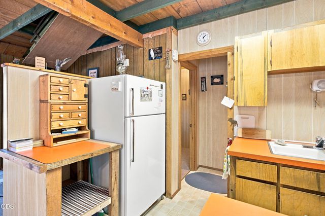 52216 Moose Road, La Pine, OR 97739