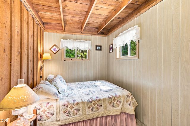 52216 Moose Road, La Pine, OR 97739