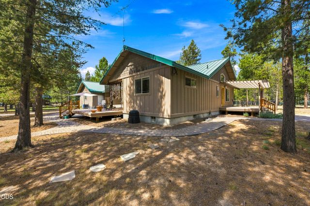 52216 Moose Road, La Pine, OR 97739