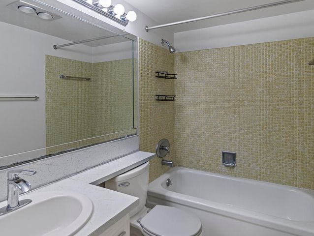 362 Northampton R 362, West Palm Beach, FL 33417