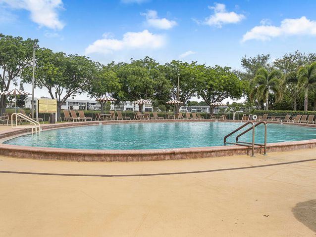 362 Northampton R 362, West Palm Beach, FL 33417