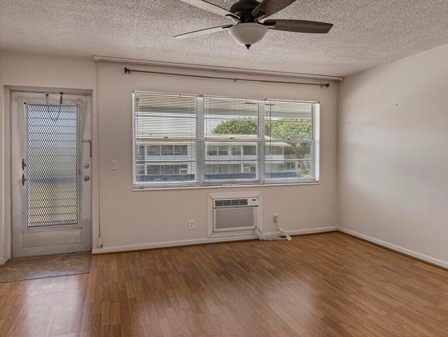 362 Northampton R 362, West Palm Beach, FL 33417