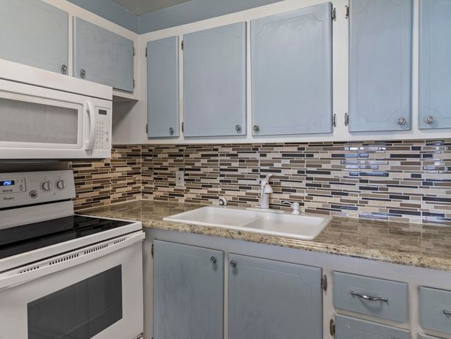362 Northampton R 362, West Palm Beach, FL 33417