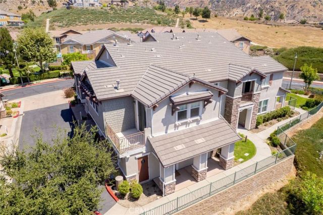16739 Nicklaus Drive 25, Sylmar, CA 91342