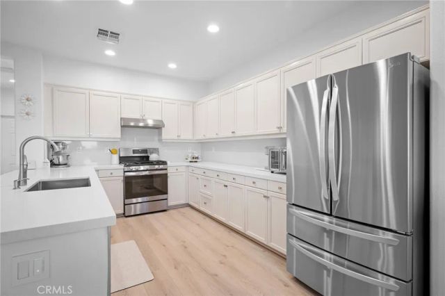 16739 Nicklaus Drive 25, Sylmar, CA 91342