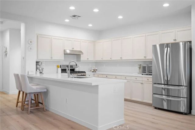 16739 Nicklaus Drive 25, Sylmar, CA 91342