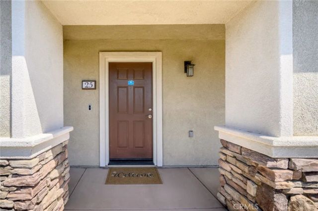 16739 Nicklaus Drive 25, Sylmar, CA 91342